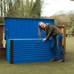 Coffre De Rangement En Métal Bleu 1000L Patio Box 1,46m² TRIMETALS 13 Coffre De Rangement En Métal Bleu 1000L Patio Box 1,46m² TRIMETALS -Abri De Jardin coffre de rangement en metal bleu 1000l patio box 146m trimetals 5