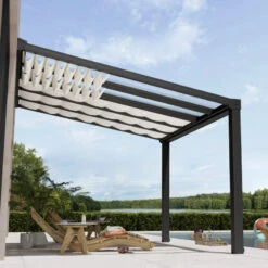 Pergola Adossée Stockholm 350x368cm Aluminium Gris Et Polycarbonate Avec Stores De Toit Rétractables – Palram - Canopia -Abri De Jardin pergola adossee stockholm 350x368cm aluminium gris et polycarbonate avec stores de toit retractables palram 3